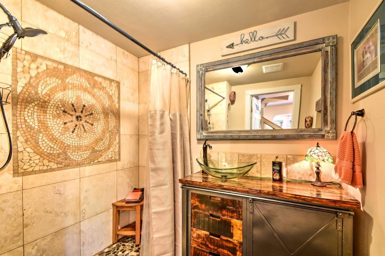 Cozy Home With Media Room Short Walk To Taos Plaza! Exterior foto
